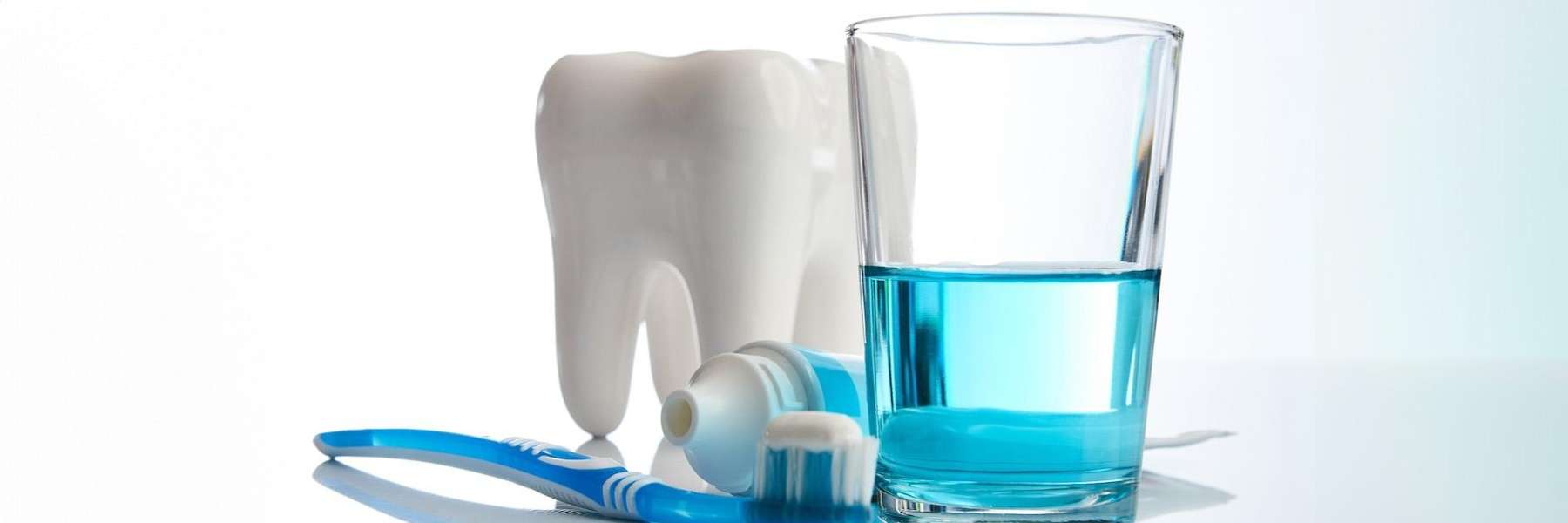 tooth and toothbrush graphic | Narre Warren Dentist